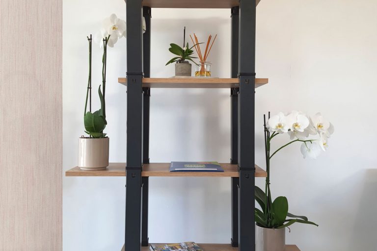 étagère droite 4 niveaux 16 pieds de table uzy375